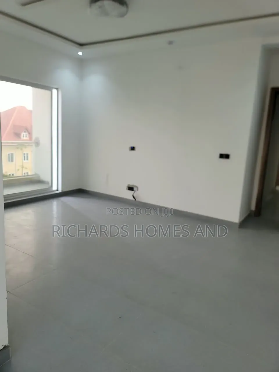 2bdrm Apartment in Edgewater Estate,, Lekki Phase 1 for sale