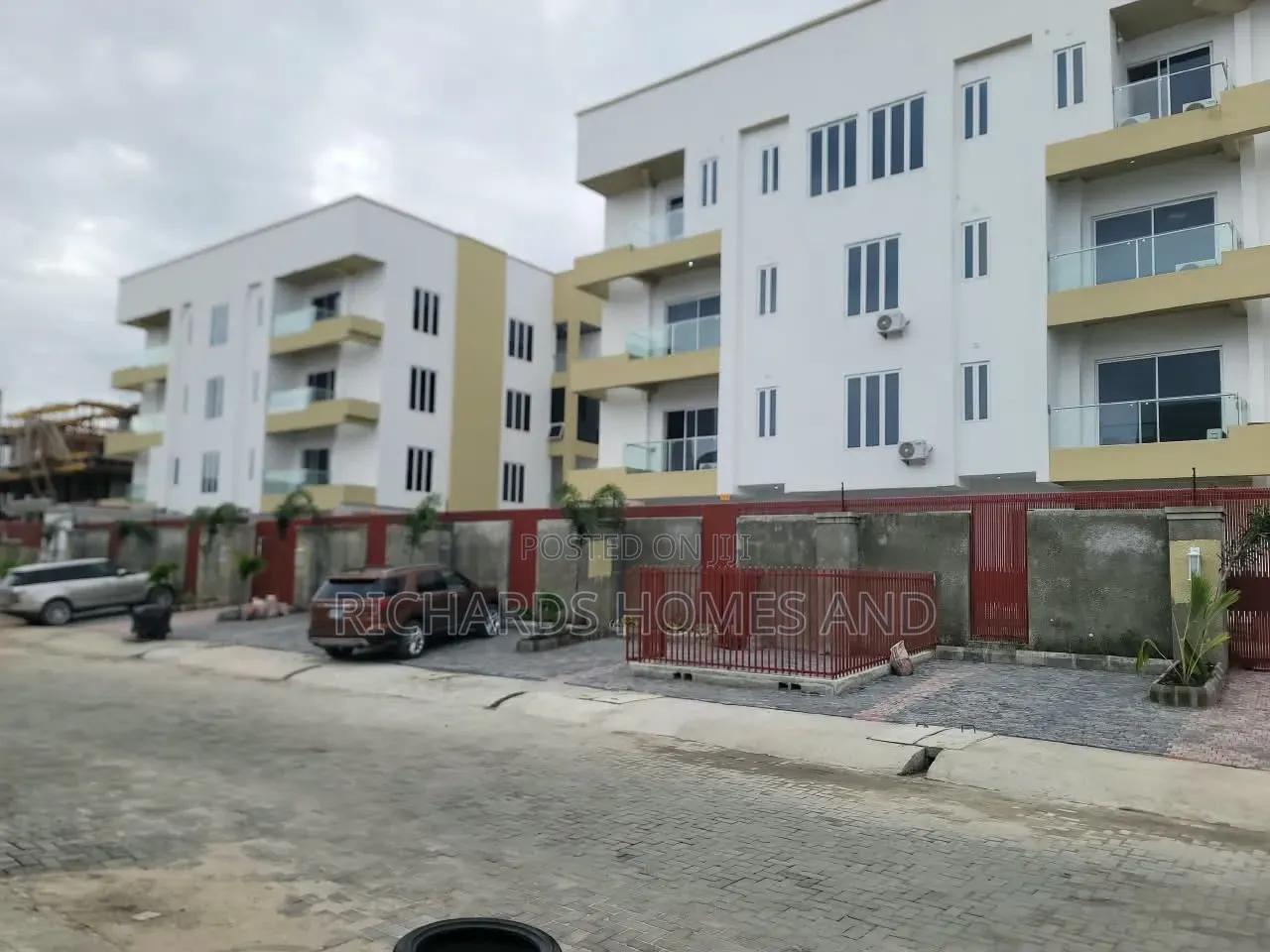 2bdrm Apartment in Edgewater Estate,, Lekki Phase 1 for sale