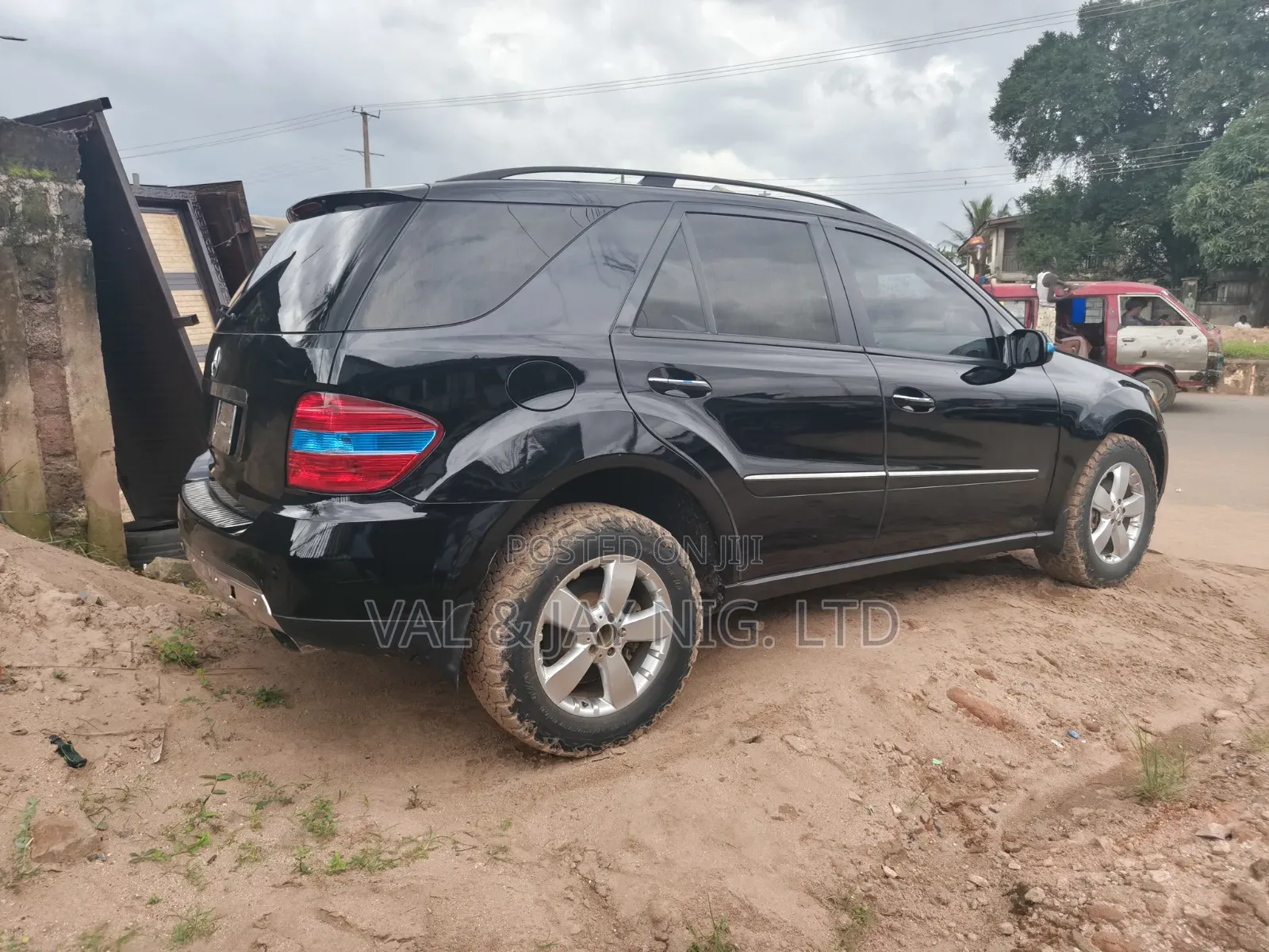 Mercedes-Benz M Class ML 500 AWD 4Matic (5.0L V8 7A) 2006 Black