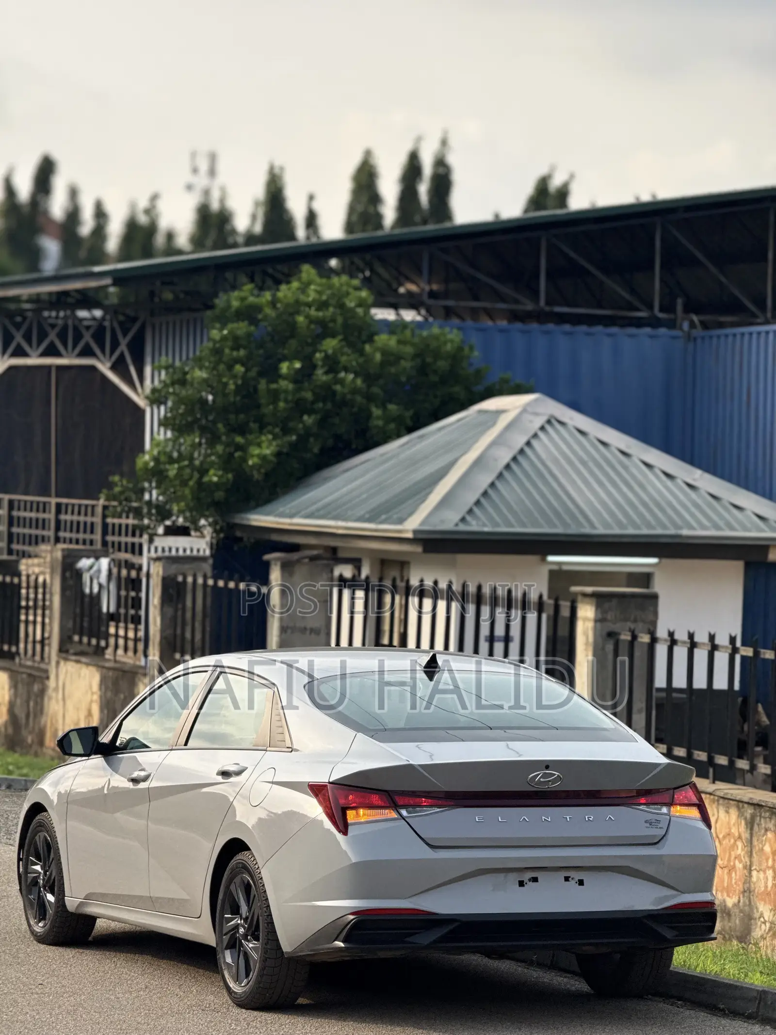 Hyundai Elantra 2022 Silver