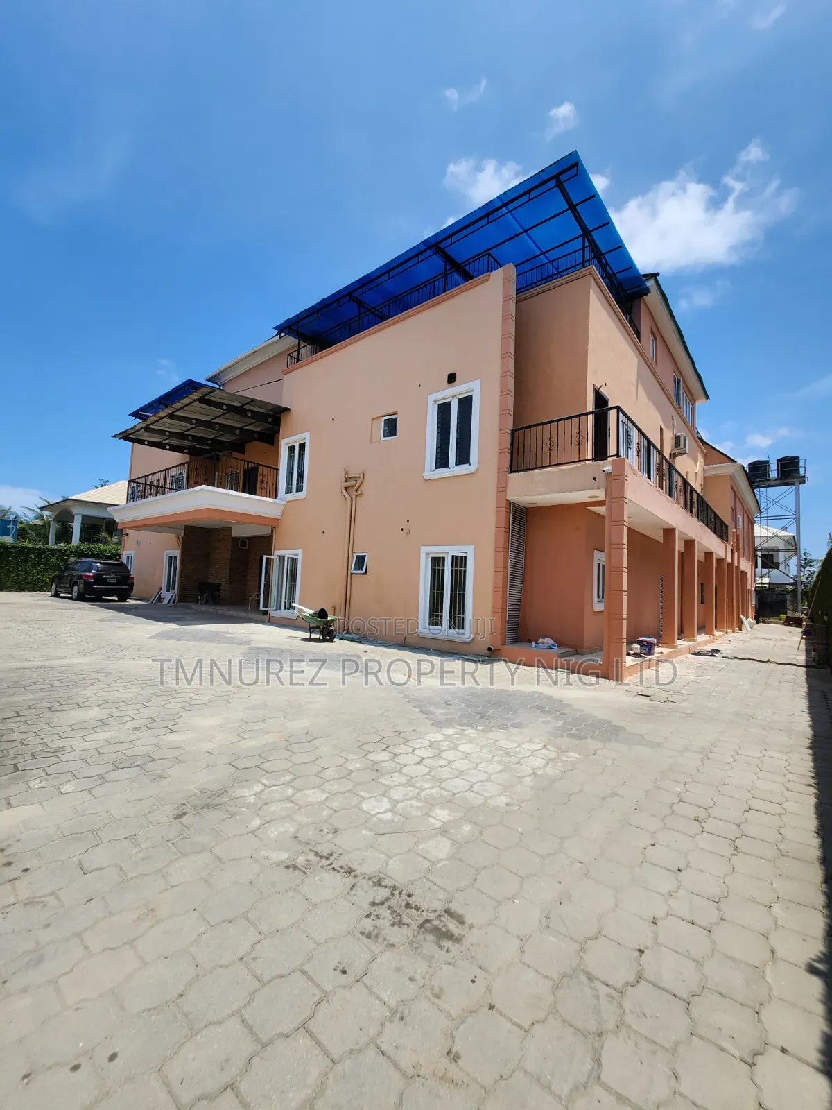1bdrm Room & Parlour in Lekki Phase 1 for rent