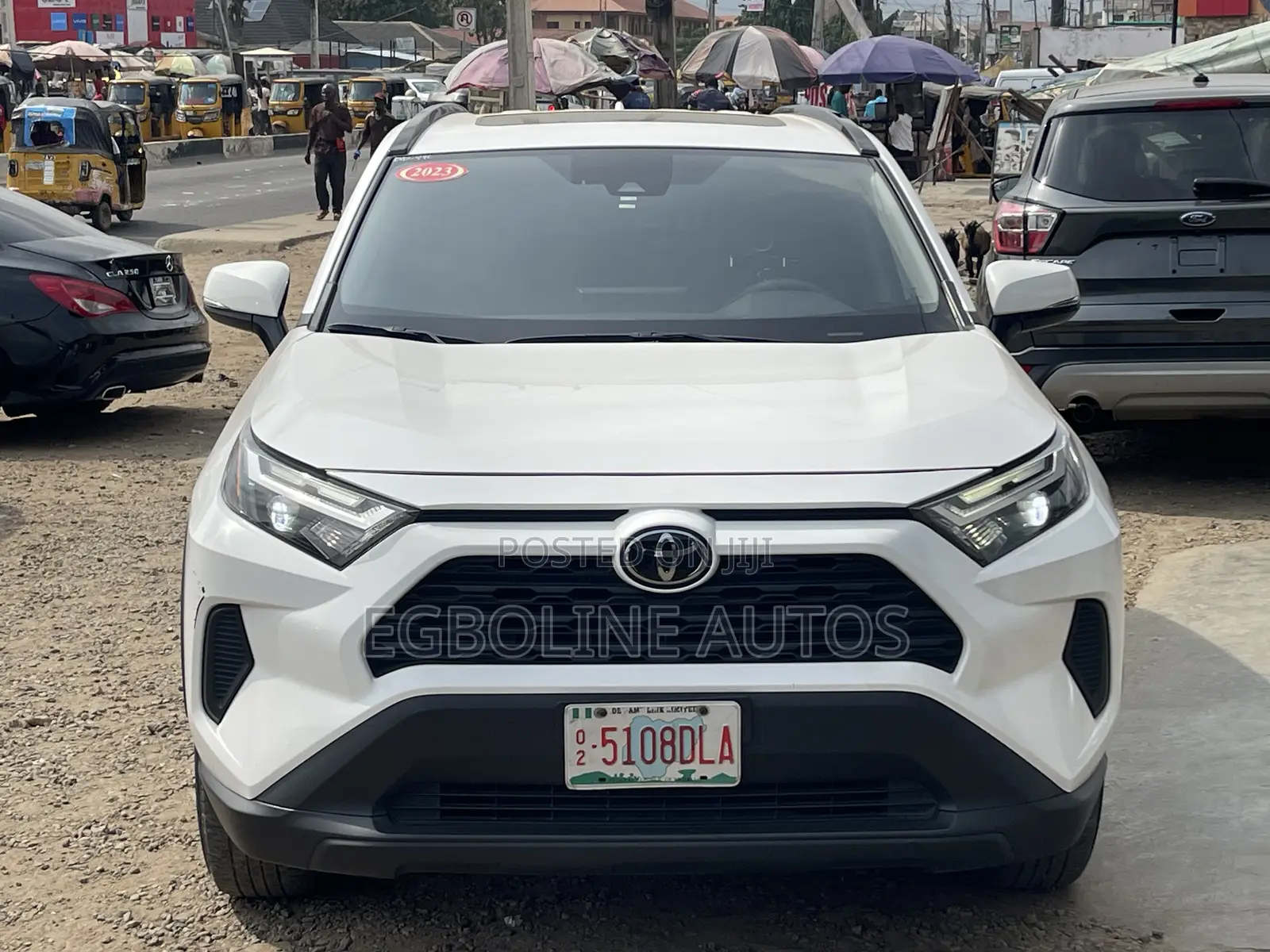 Toyota RAV4 XLE AWD 2024 White