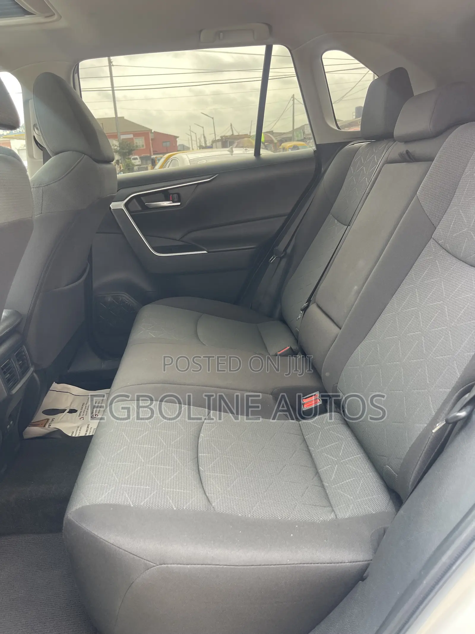 Toyota RAV4 XLE AWD 2024 White