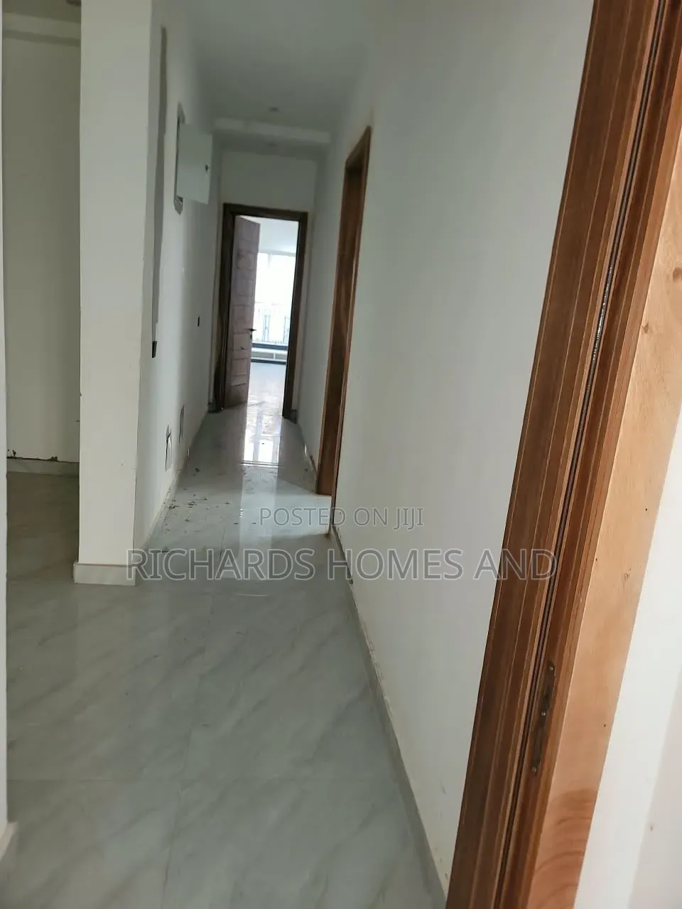 3bdrm Apartment in Edgewater Estate,, Lekki Phase 1 for sale