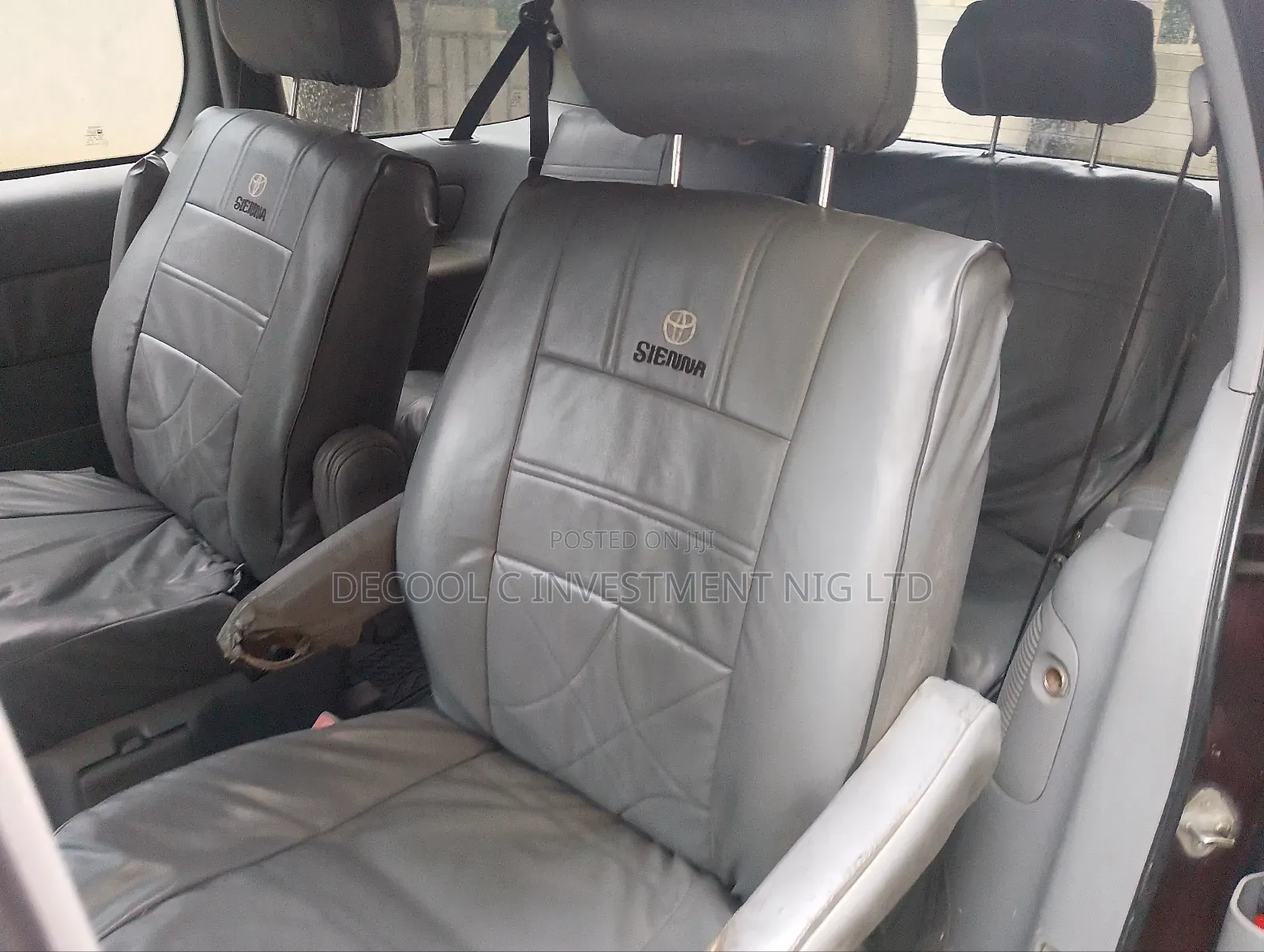 Toyota Sienna LE & 1 hatch 2000 Red