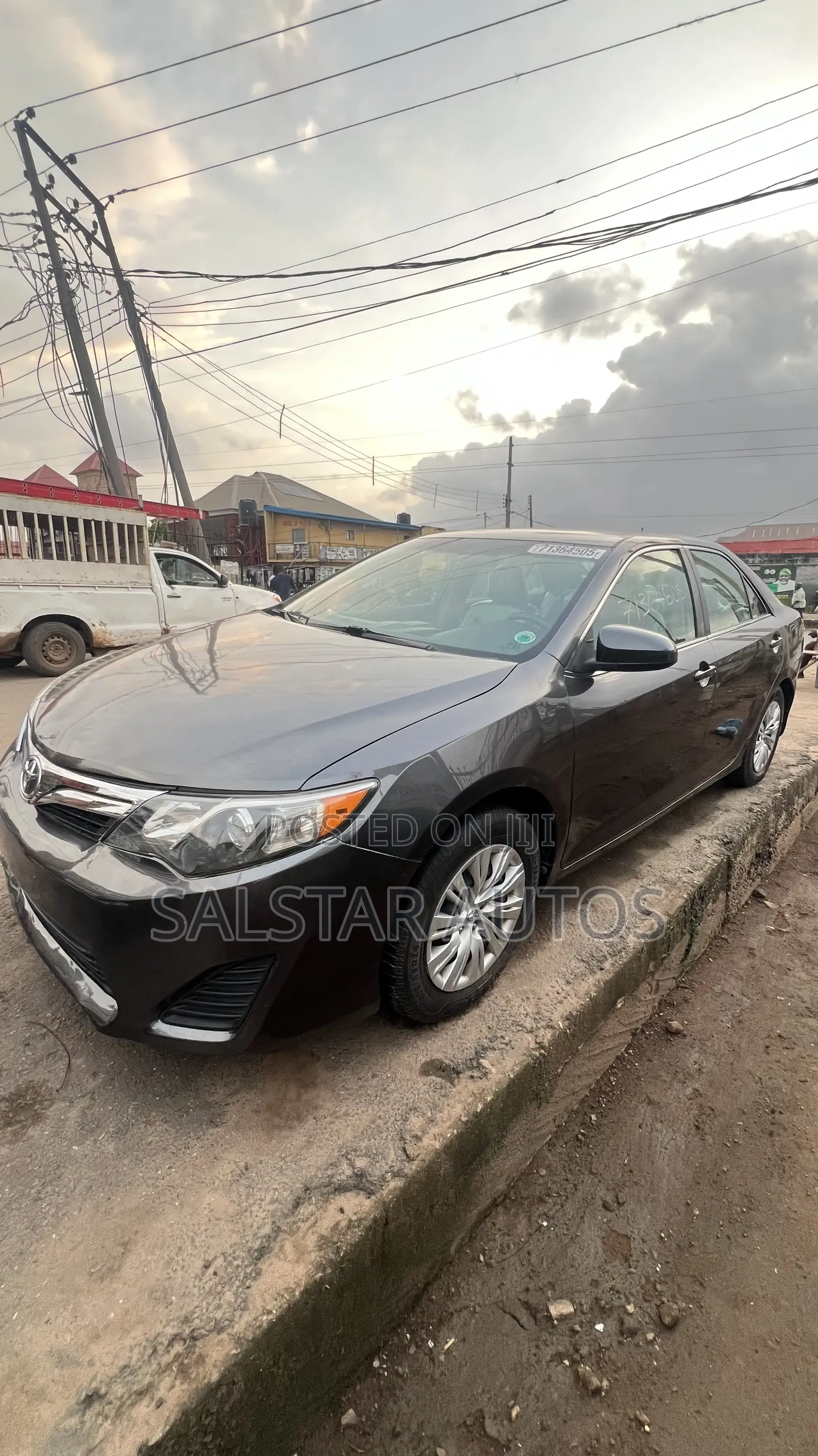 Toyota Camry LE 4dr Sedan (2.5L 4cyl 6A) 2013 Gray