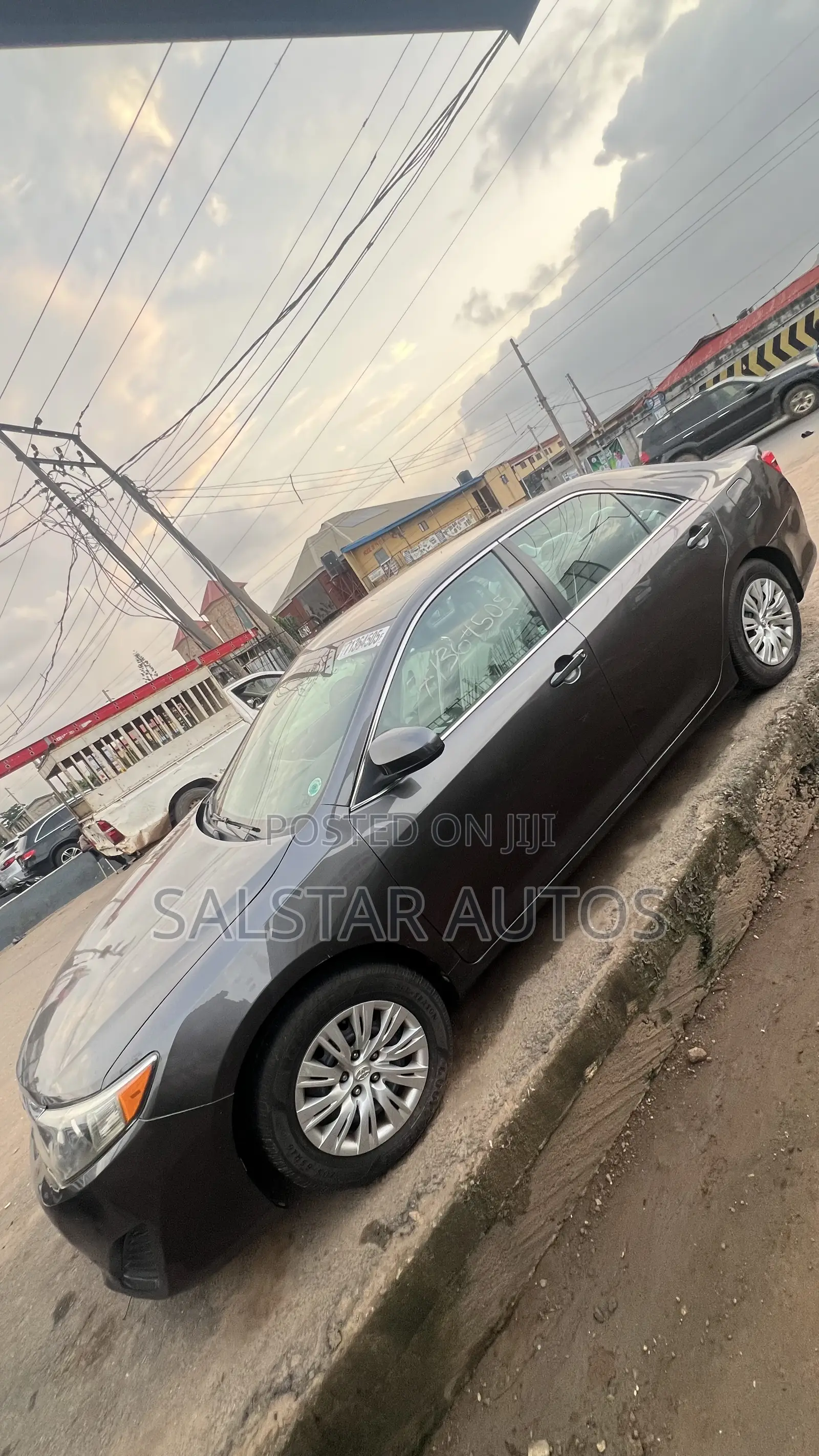 Toyota Camry LE 4dr Sedan (2.5L 4cyl 6A) 2013 Gray