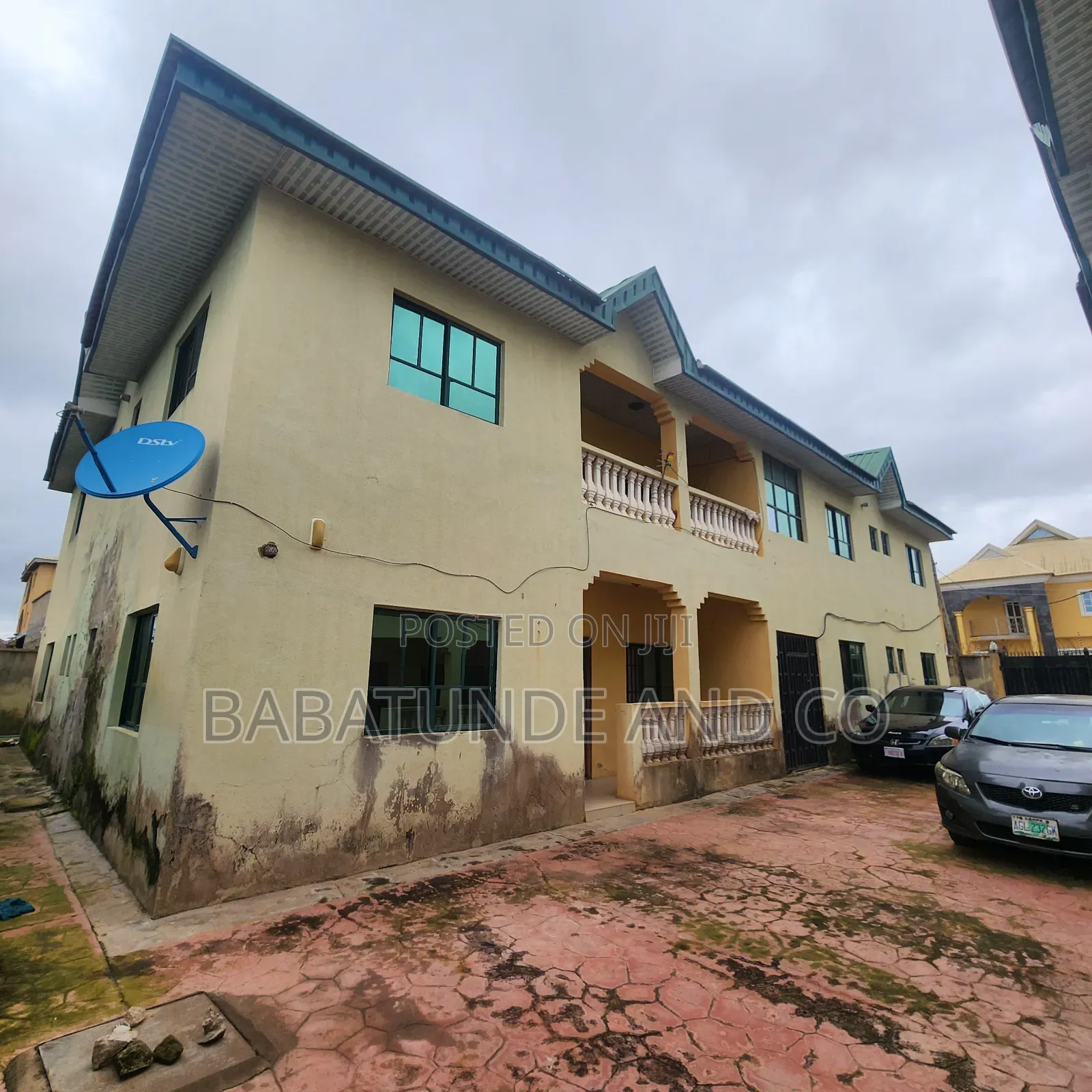 3bdrm Block of Flats in Aba Nla, Ologuneru for sale