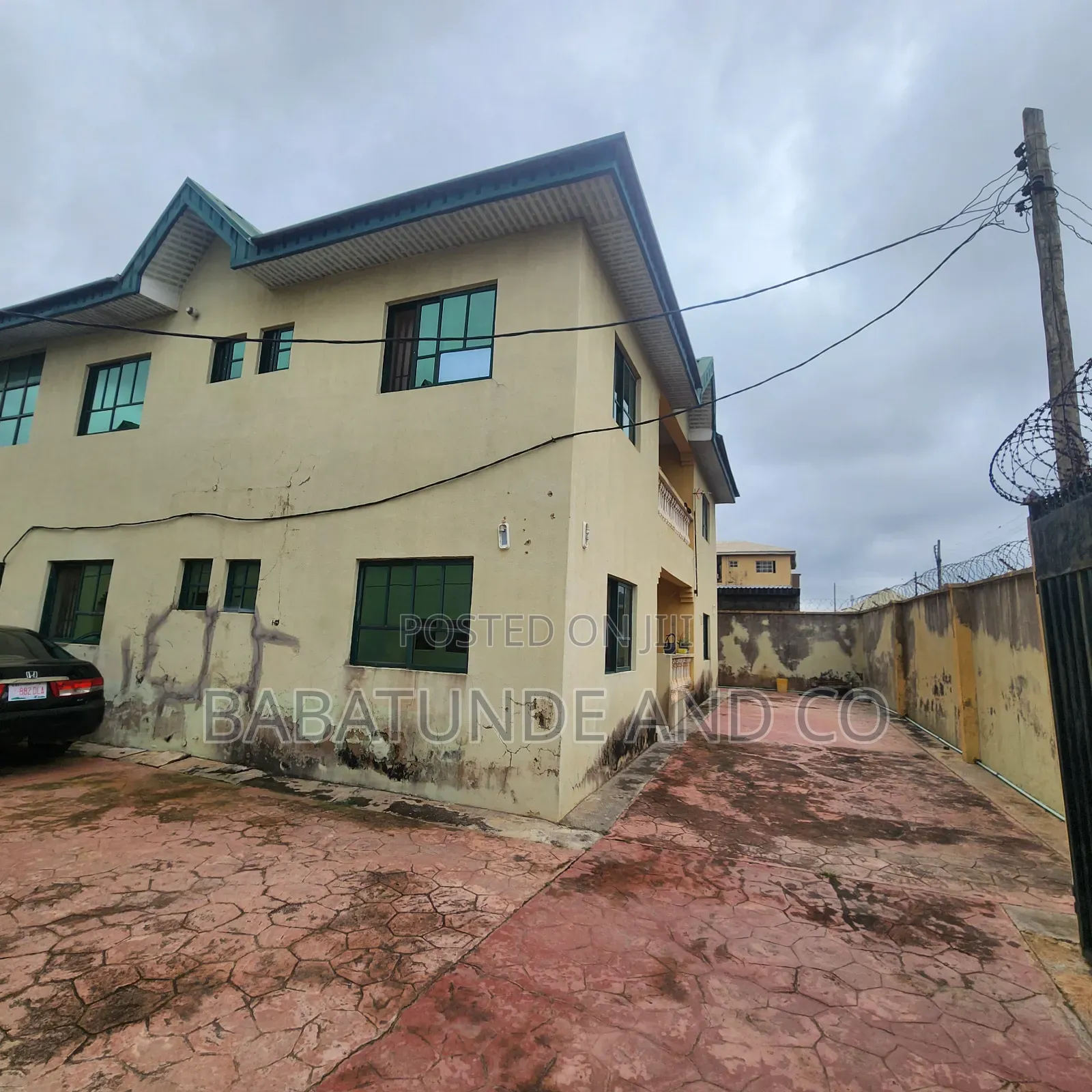 3bdrm Block of Flats in Aba Nla, Ologuneru for sale