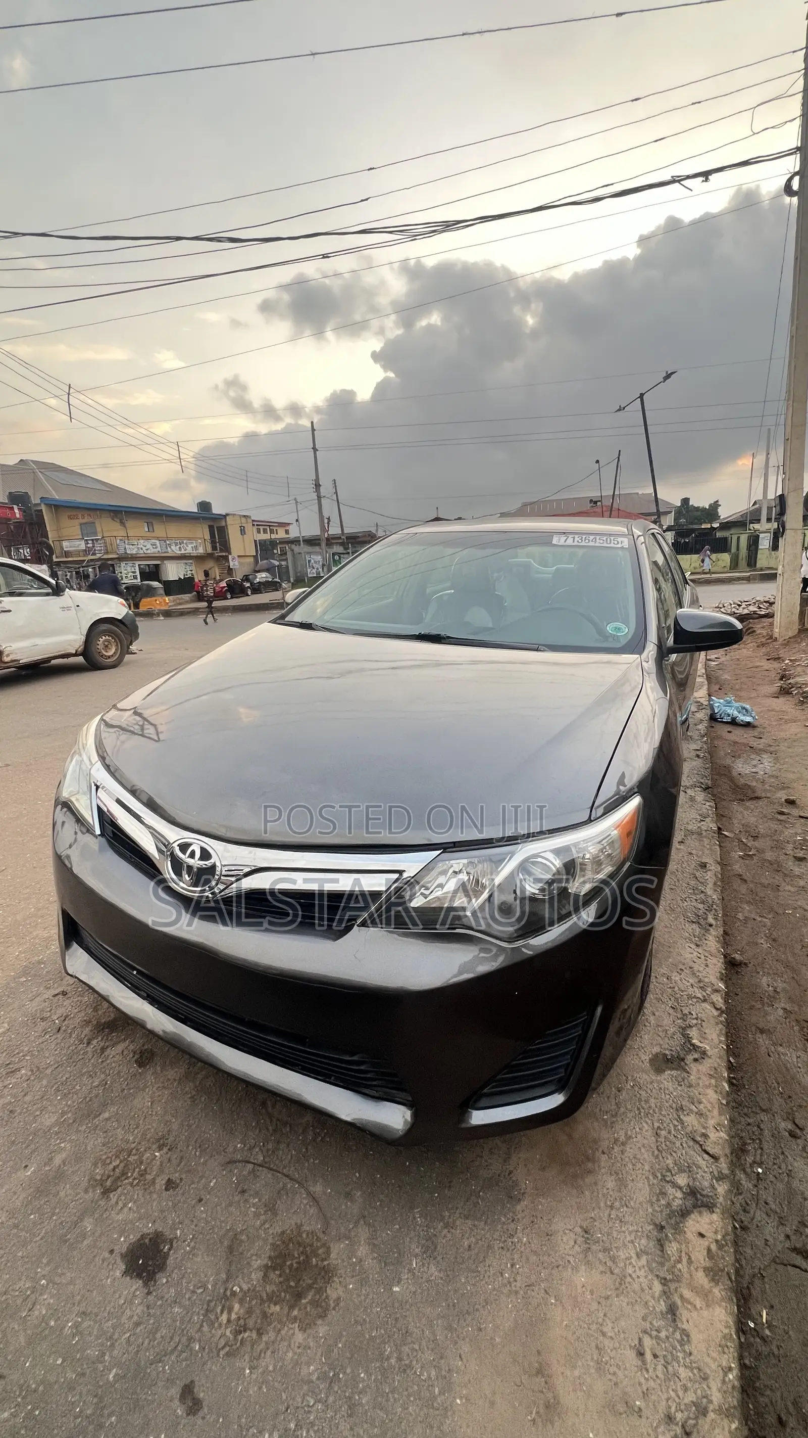 Toyota Camry LE 4dr Sedan (2.5L 4cyl 6A) 2013 Gray