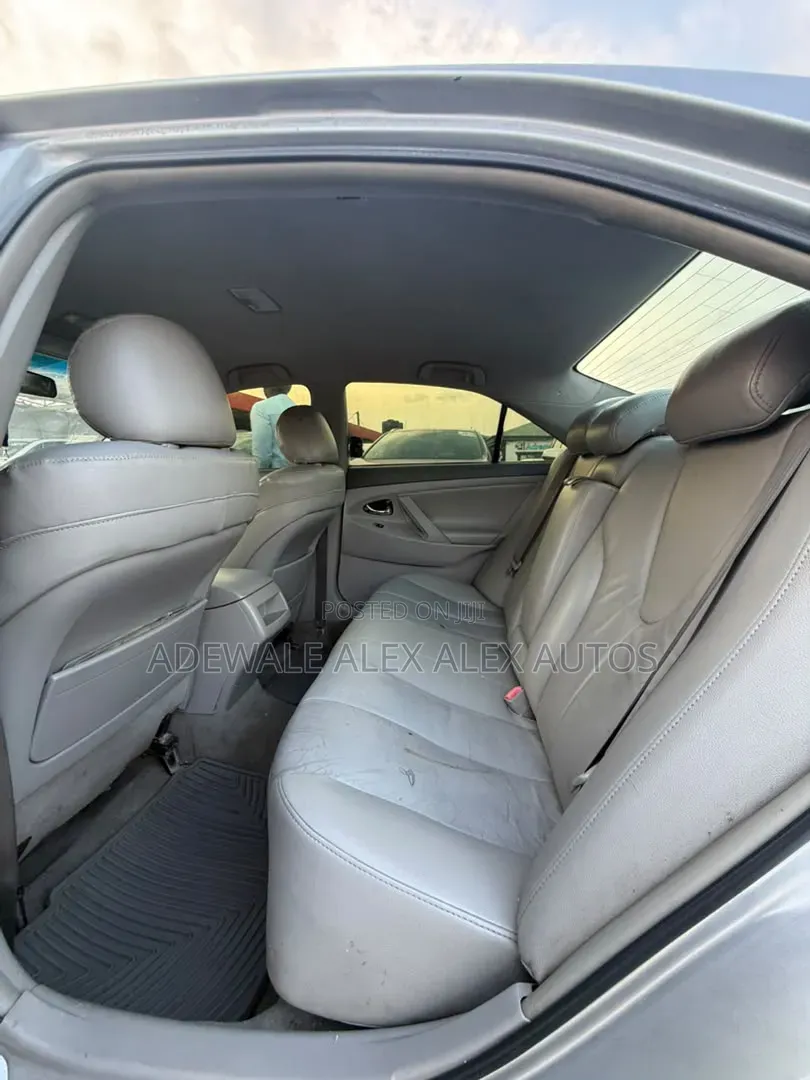 Toyota Camry 2011 Silver