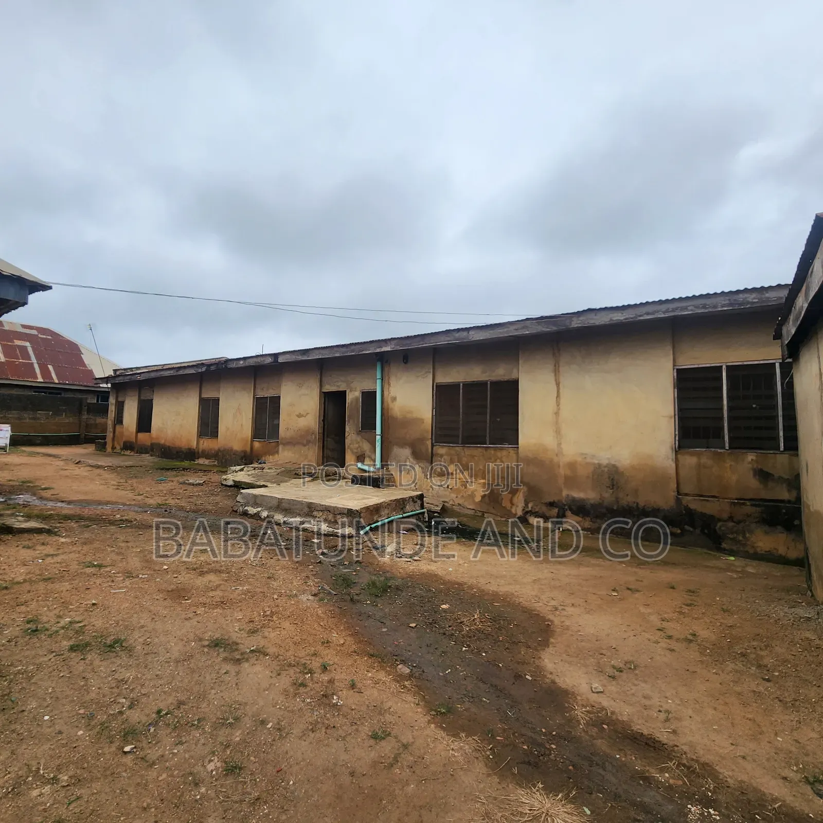 2bdrm Block of Flats in Moniya for sale