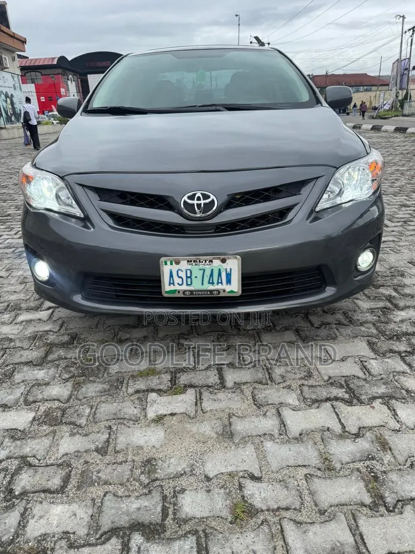 Toyota Corolla S 4dr Sedan (1.8L 4cyl 4A) 2013 Matt Black