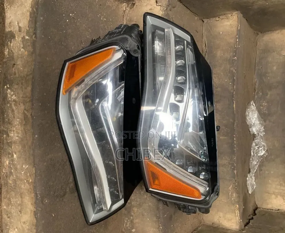 Set of Full Light Audi A8L 2015