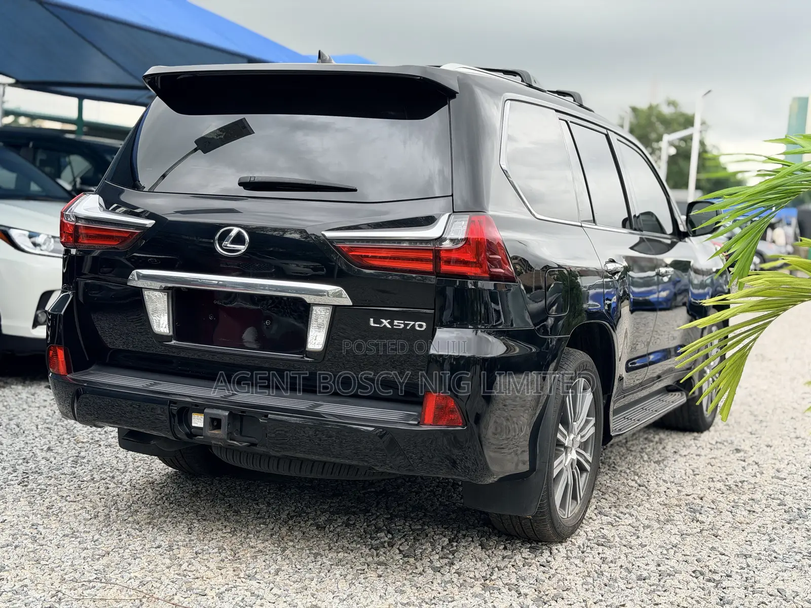 Lexus LX 570 AWD 2017 Black