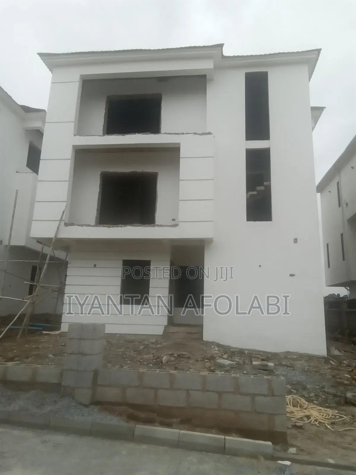 5bdrm Duplex in River Park Estate, FHA for sale