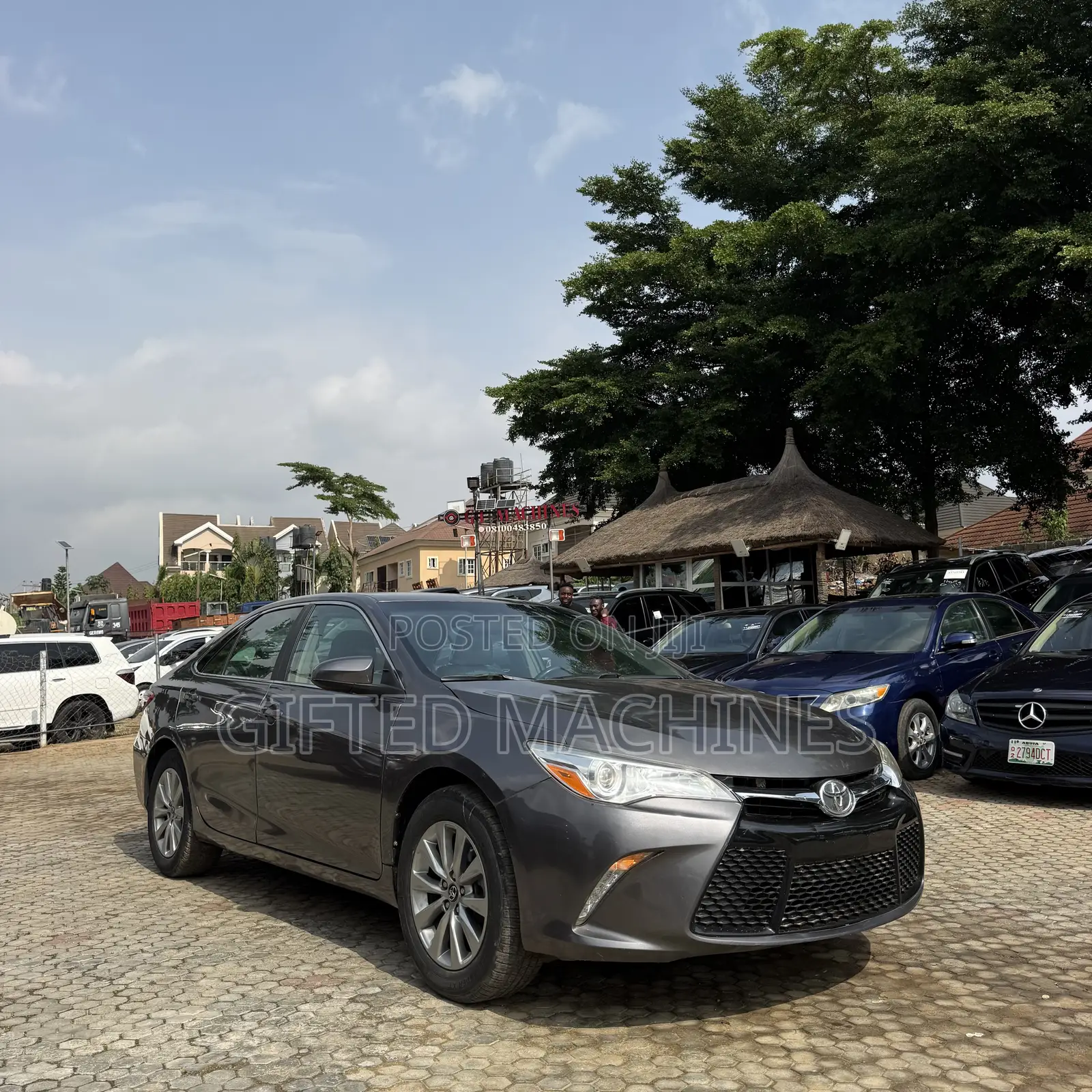 Toyota Camry XLE 4dr Sedan (2.5L 4cyl 6A) 2017 Gray