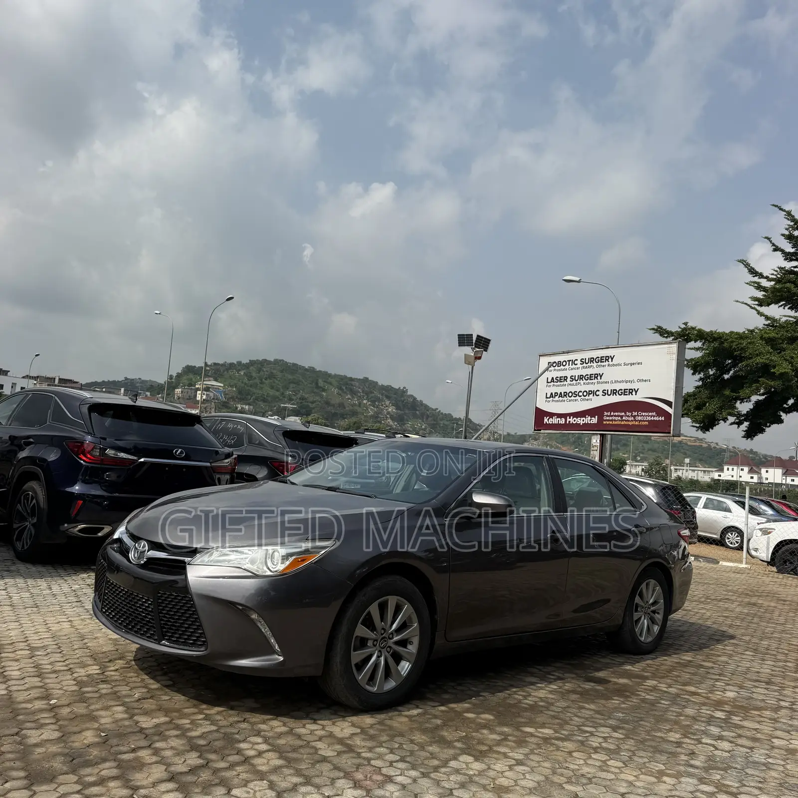 Toyota Camry XLE 4dr Sedan (2.5L 4cyl 6A) 2017 Gray