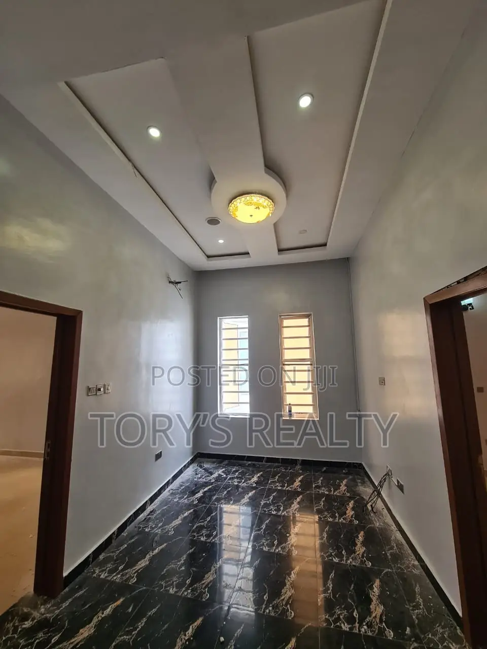 4bdrm Duplex in Lekki Phase 2 for sale