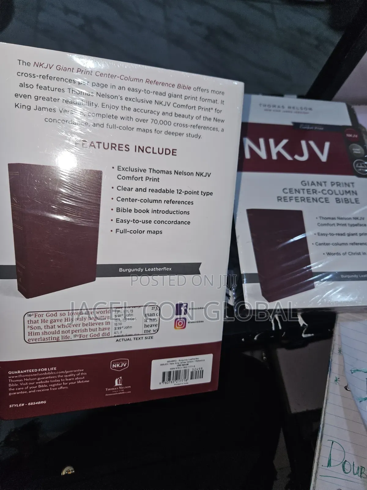 NKJV Giant Print Center - Column Reference Bible