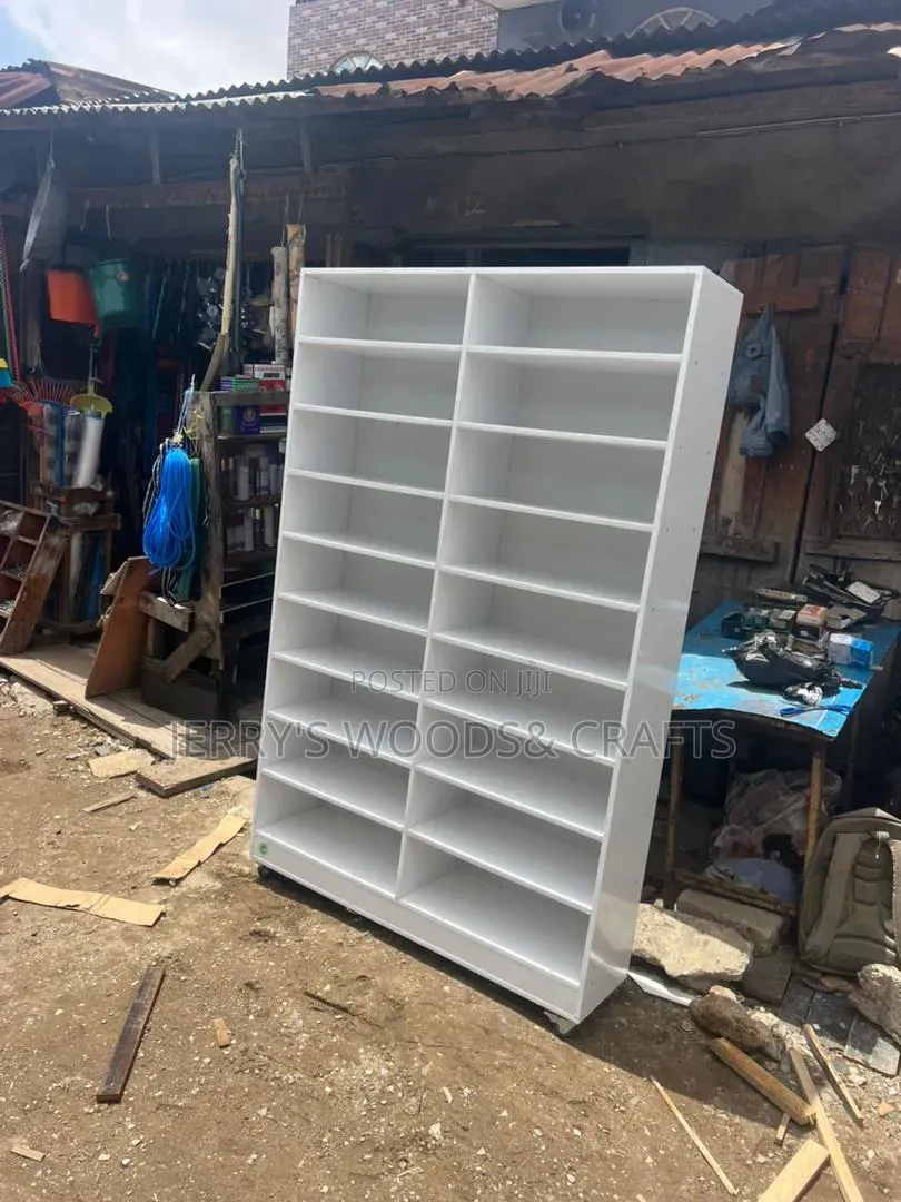 White Shoerack