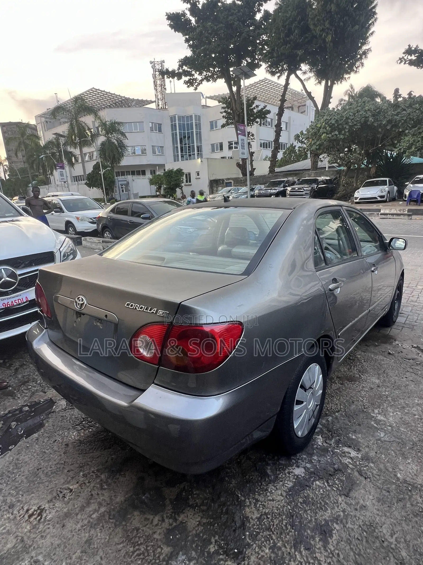Toyota Corolla LE 2004 Gray