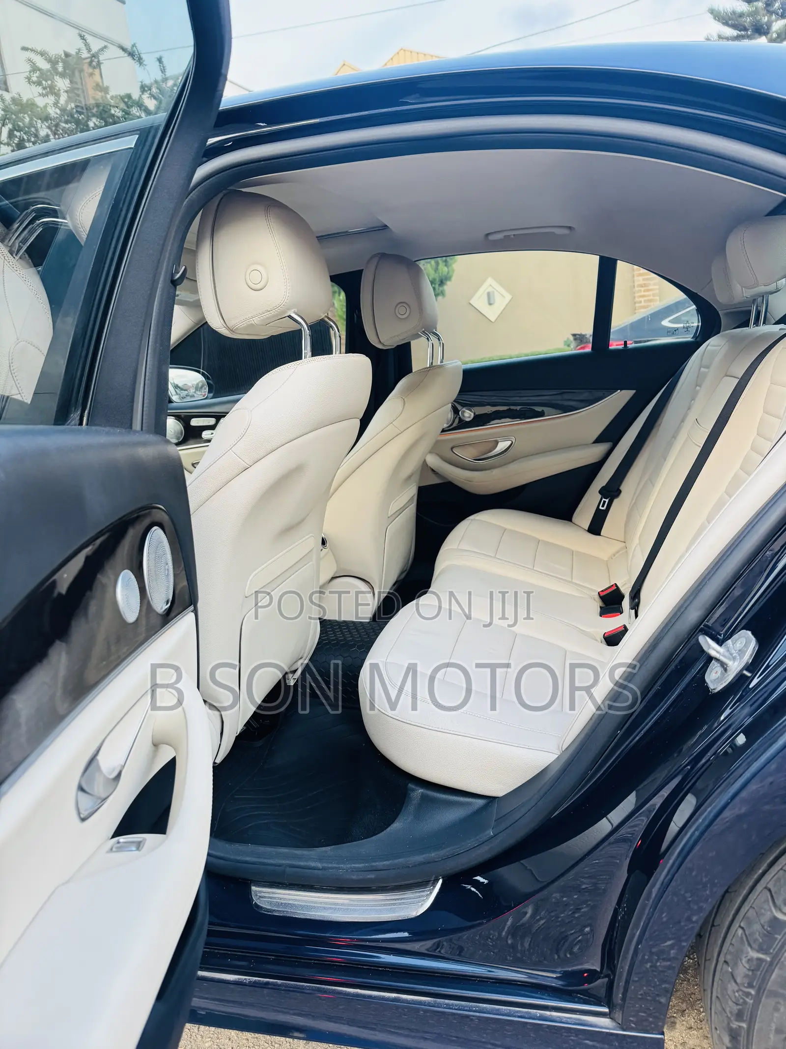 Mercedes-Benz C300 Luxury 4matic Sedan AWD (2.0L 4cyl 7A) 2017 Blue