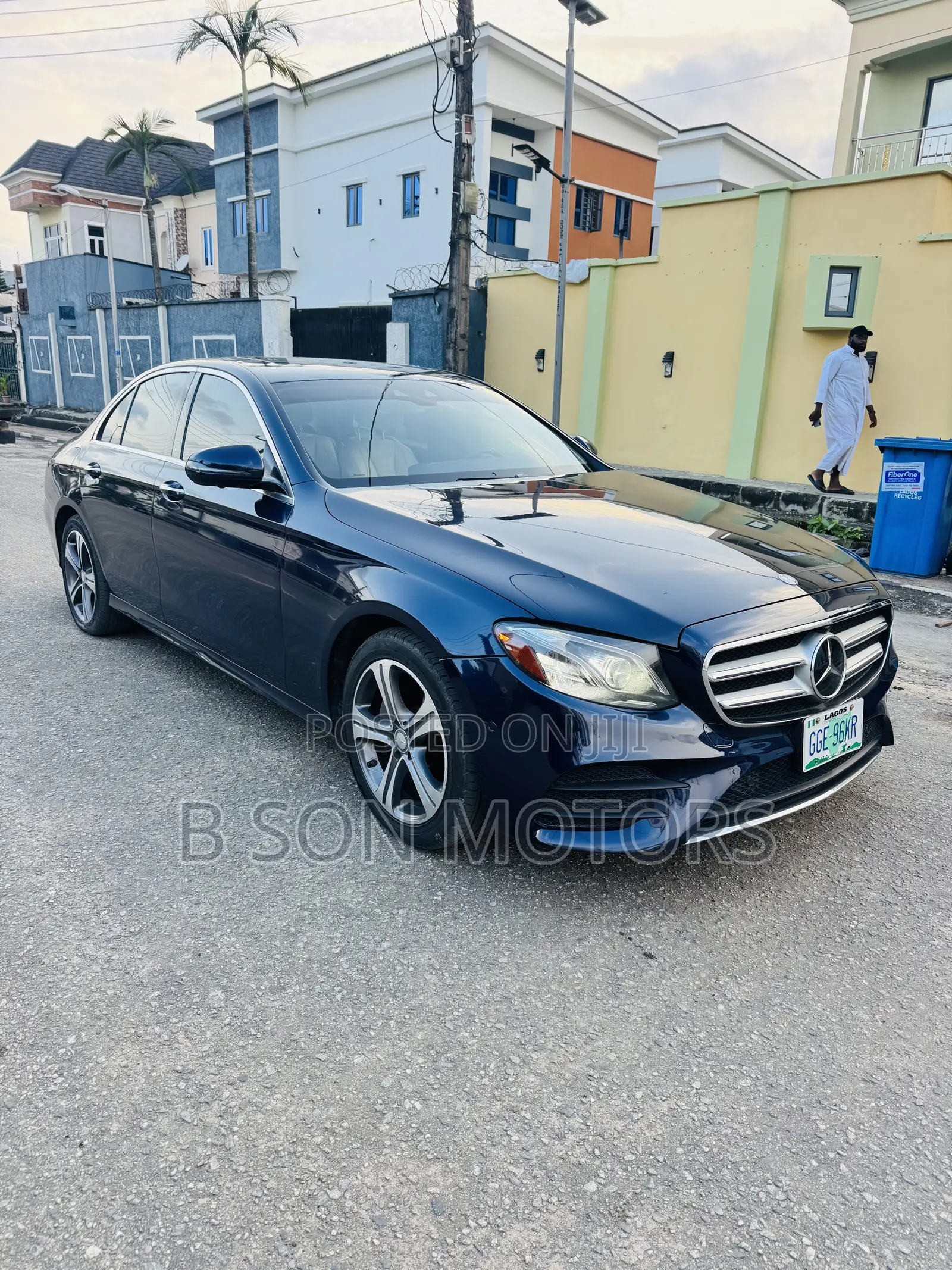 Mercedes-Benz C300 Luxury 4matic Sedan AWD (2.0L 4cyl 7A) 2017 Blue