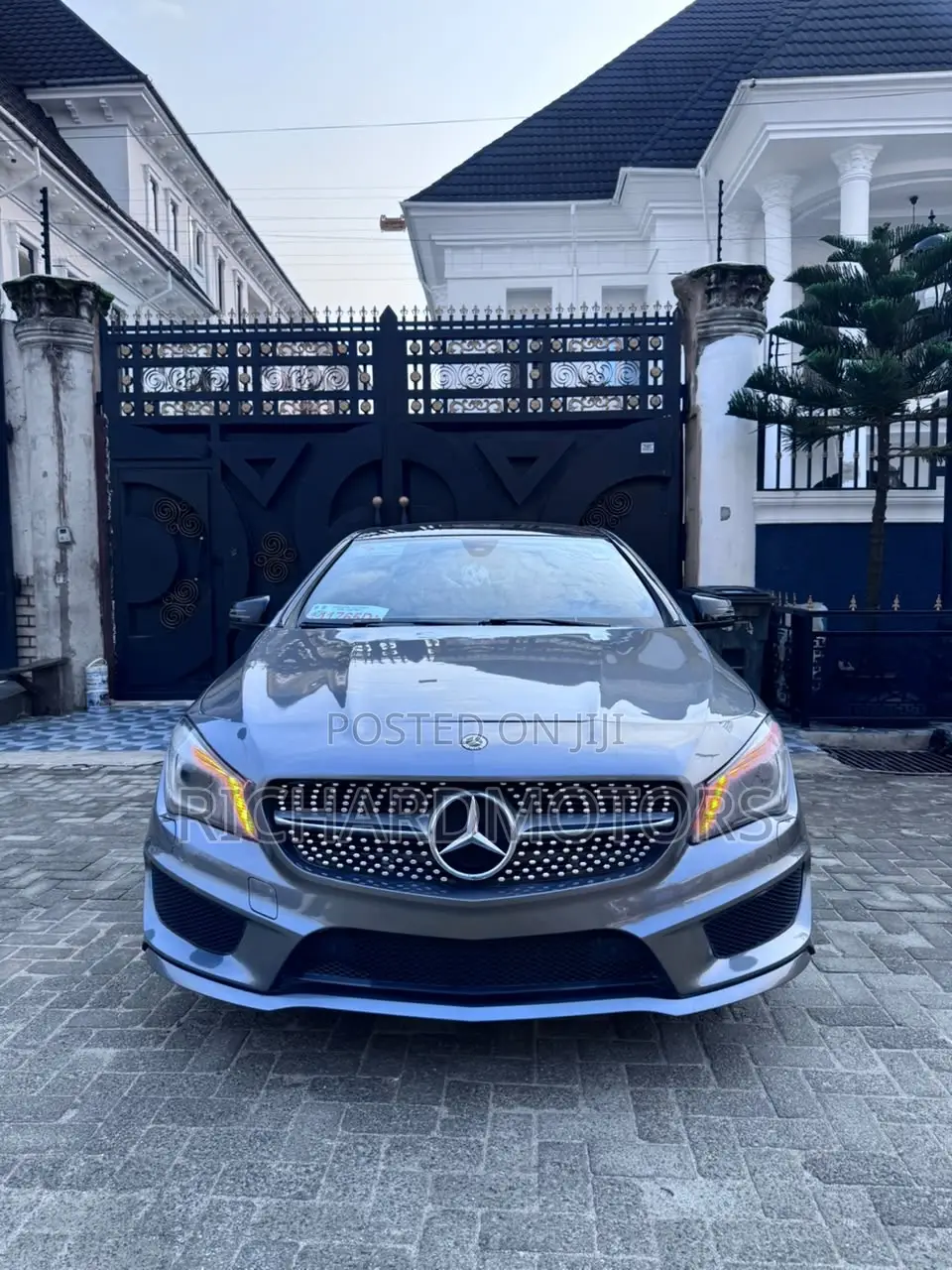Mercedes-Benz CLA-Class CLA 250 4MATIC Sedan 2016 Gray
