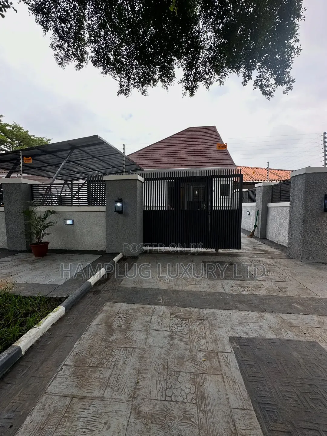 3bdrm Apartment in Mbora, Central Business District for sale