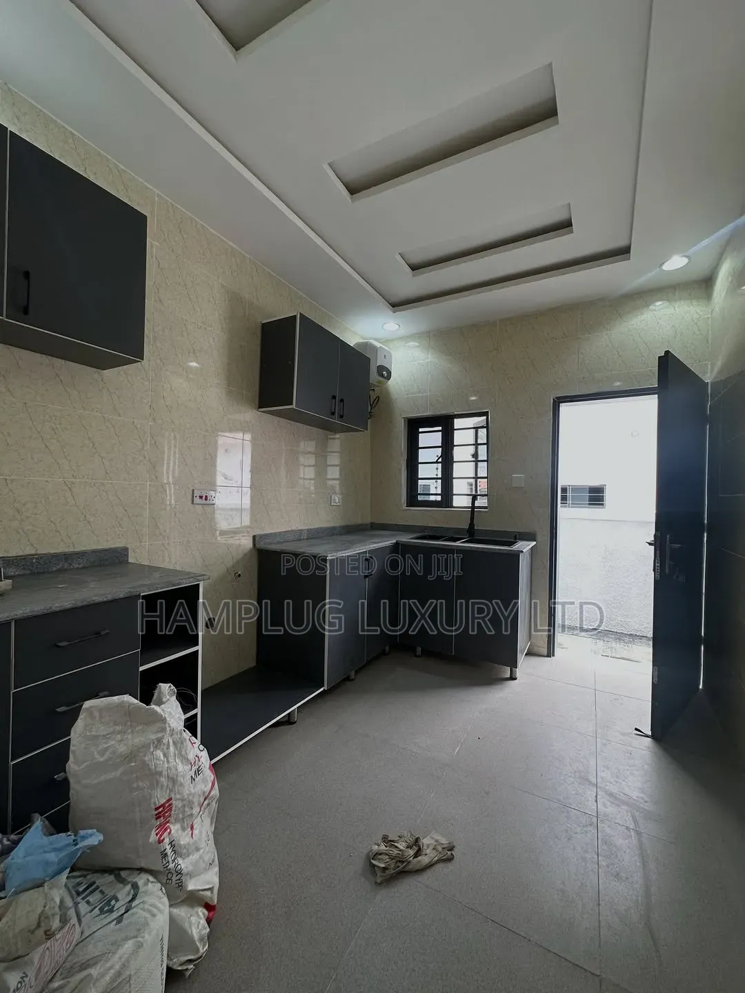 3bdrm Apartment in Mbora, Central Business District for sale