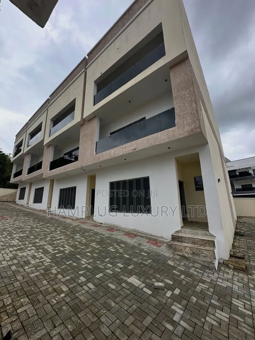 4bdrm Townhouse/Terrace in Apo for sale