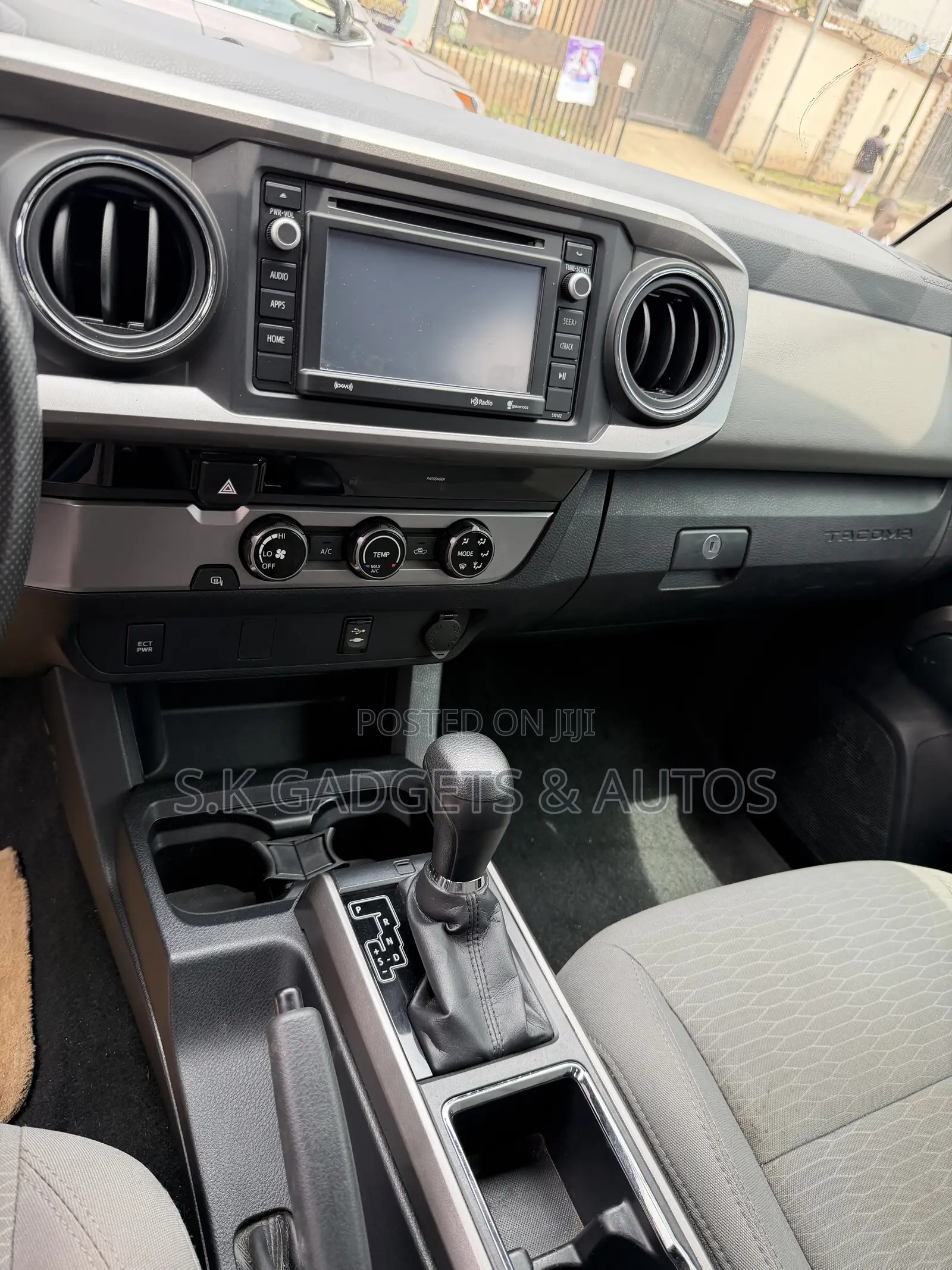Toyota Tacoma 2017 Gray