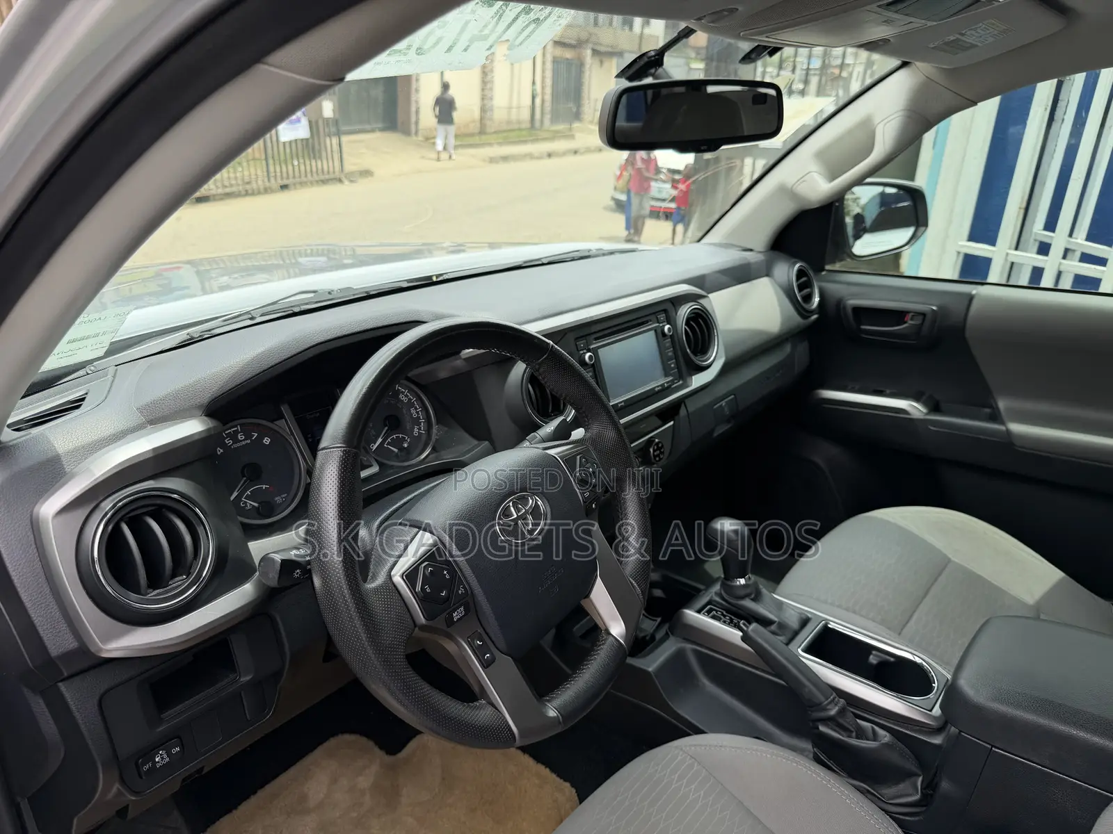 Toyota Tacoma 2017 Gray