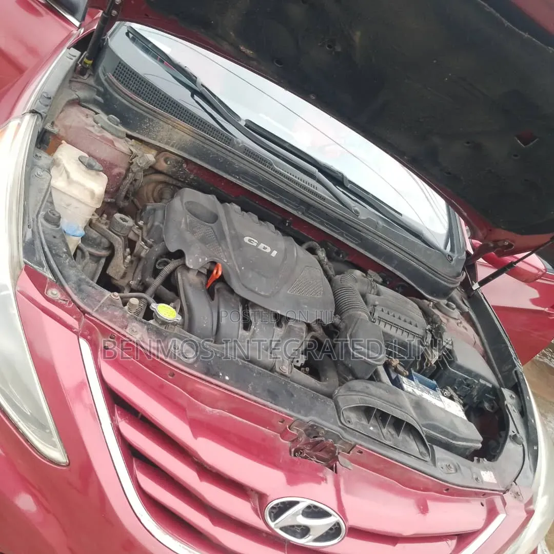 Hyundai Sonata 2011 Red