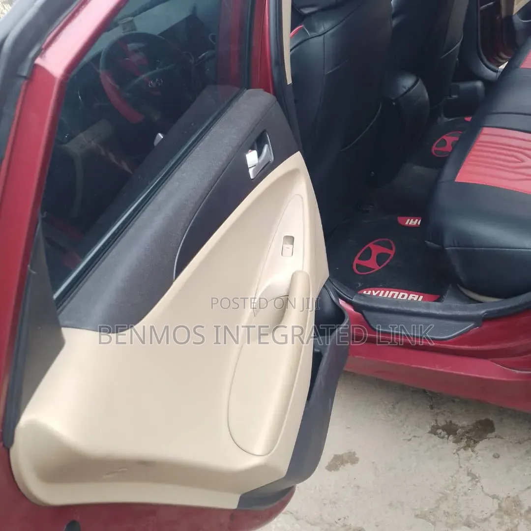 Hyundai Sonata 2011 Red