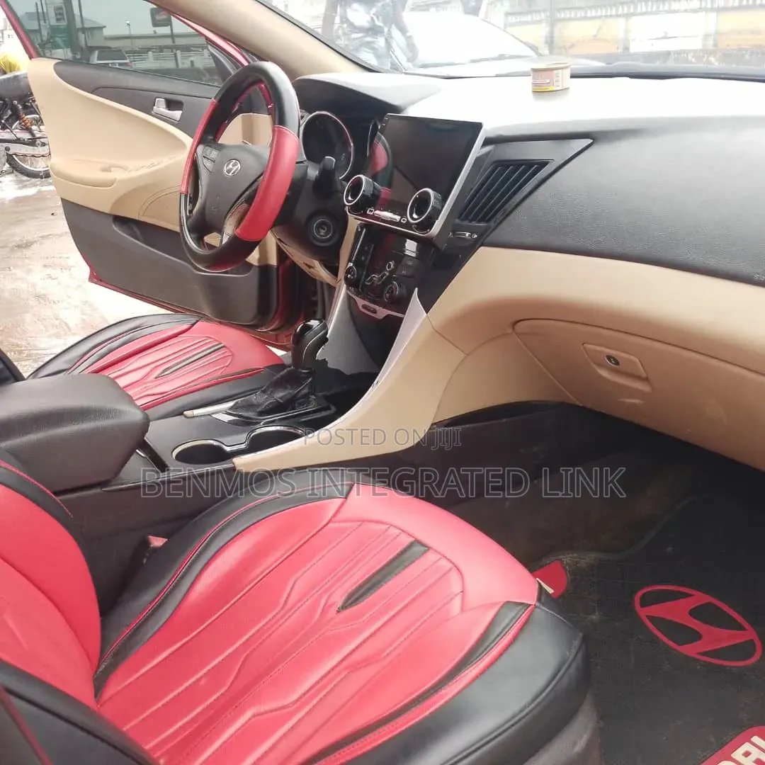 Hyundai Sonata 2011 Red