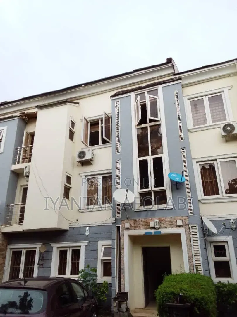 2bdrm Apartment in Brains And Hammers, Life Camp for sale