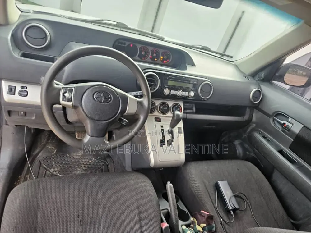 Scion xB Base 2008 Silver