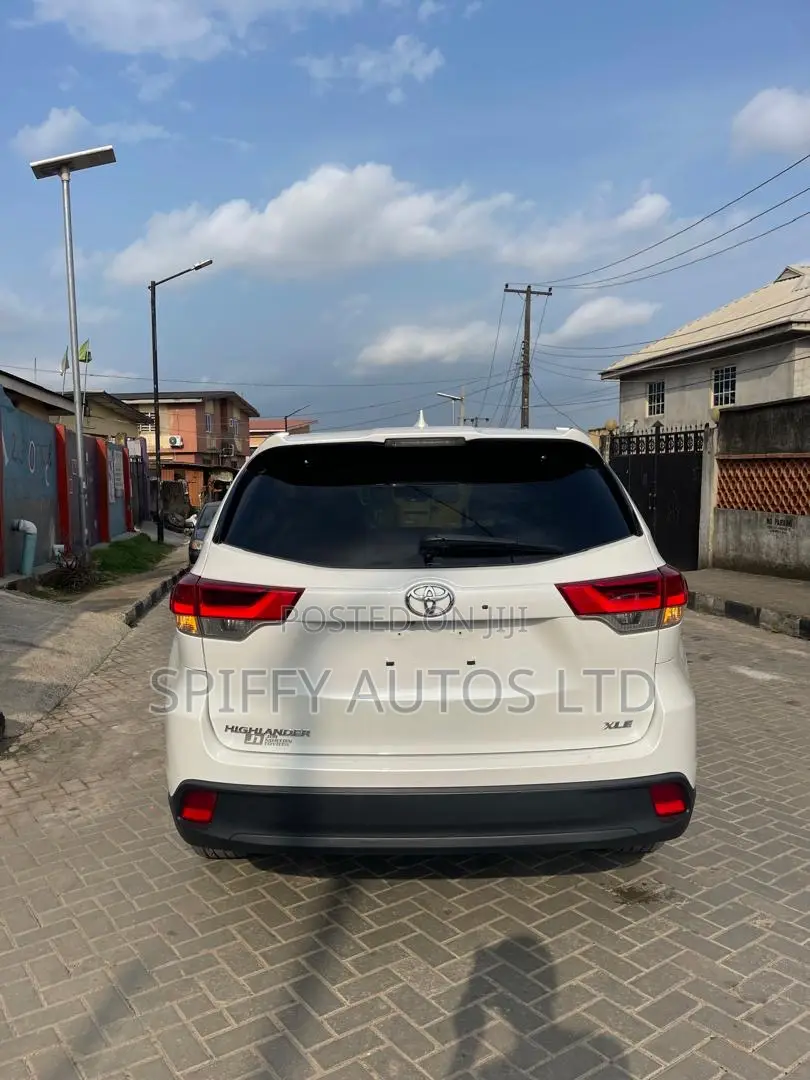 Toyota Highlander XLE 2019 White