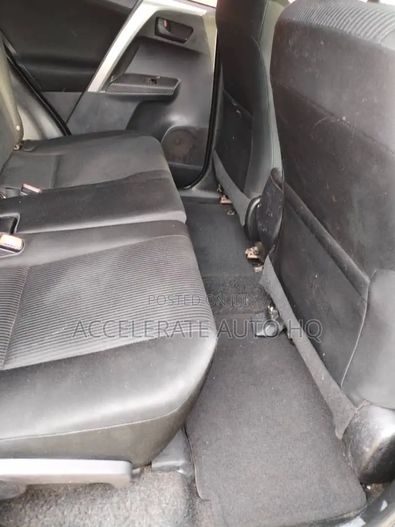 Toyota RAV4 LE 4dr SUV AWD (2.5L 4cyl 6A) 2014 Gray
