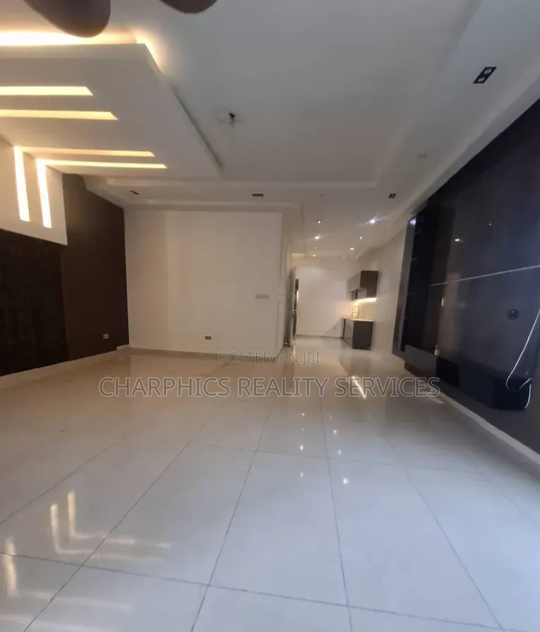 Mini Flat in Adeola Odeku for rent