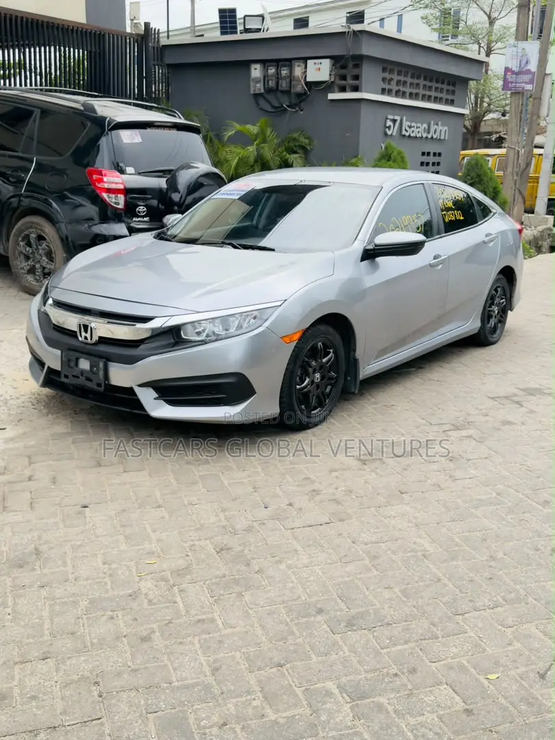 Honda Civic EX 4dr Hatchback (1.5L 4cyl) 2017 Silver