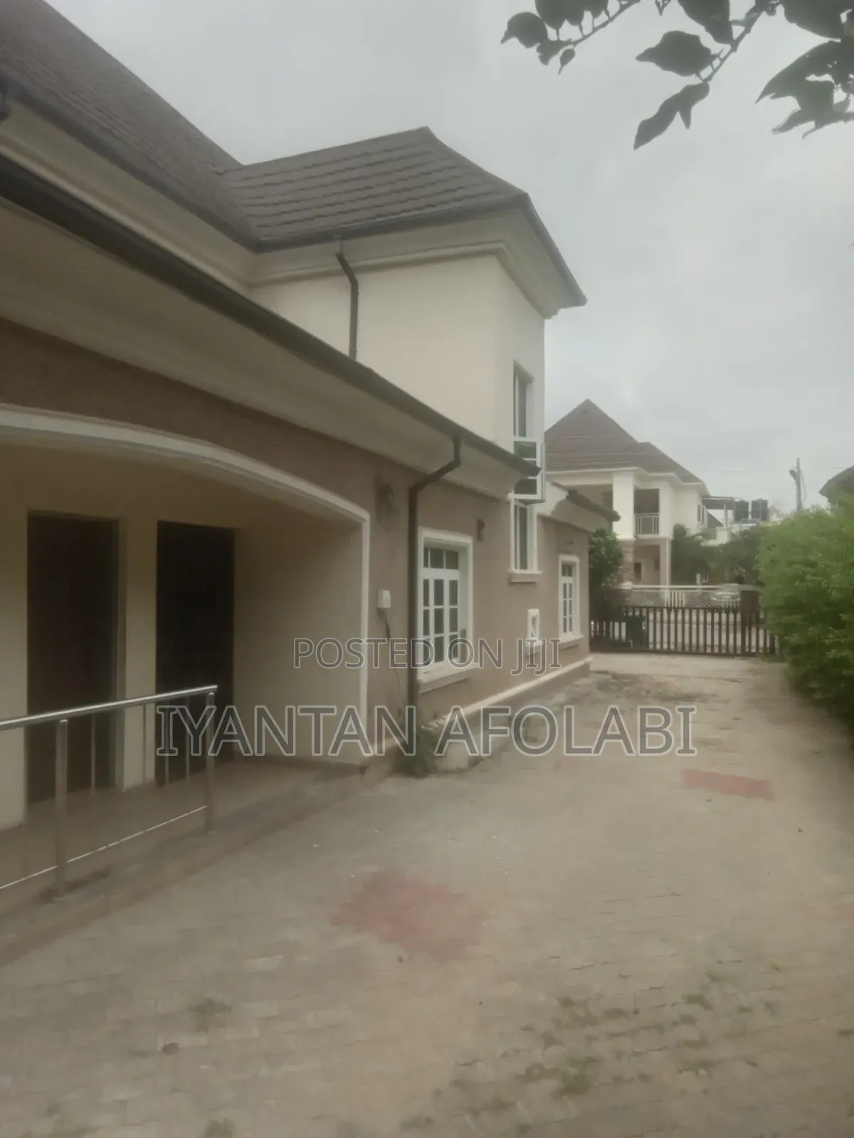 5bdrm Duplex in River Park, FHA for sale