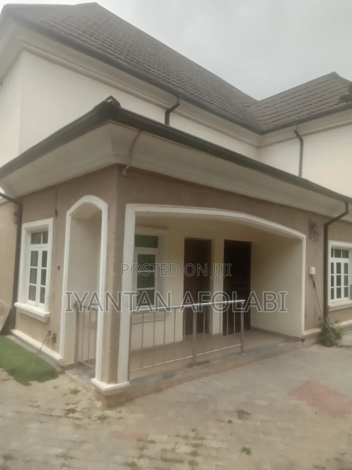 5bdrm Duplex in River Park, FHA for sale