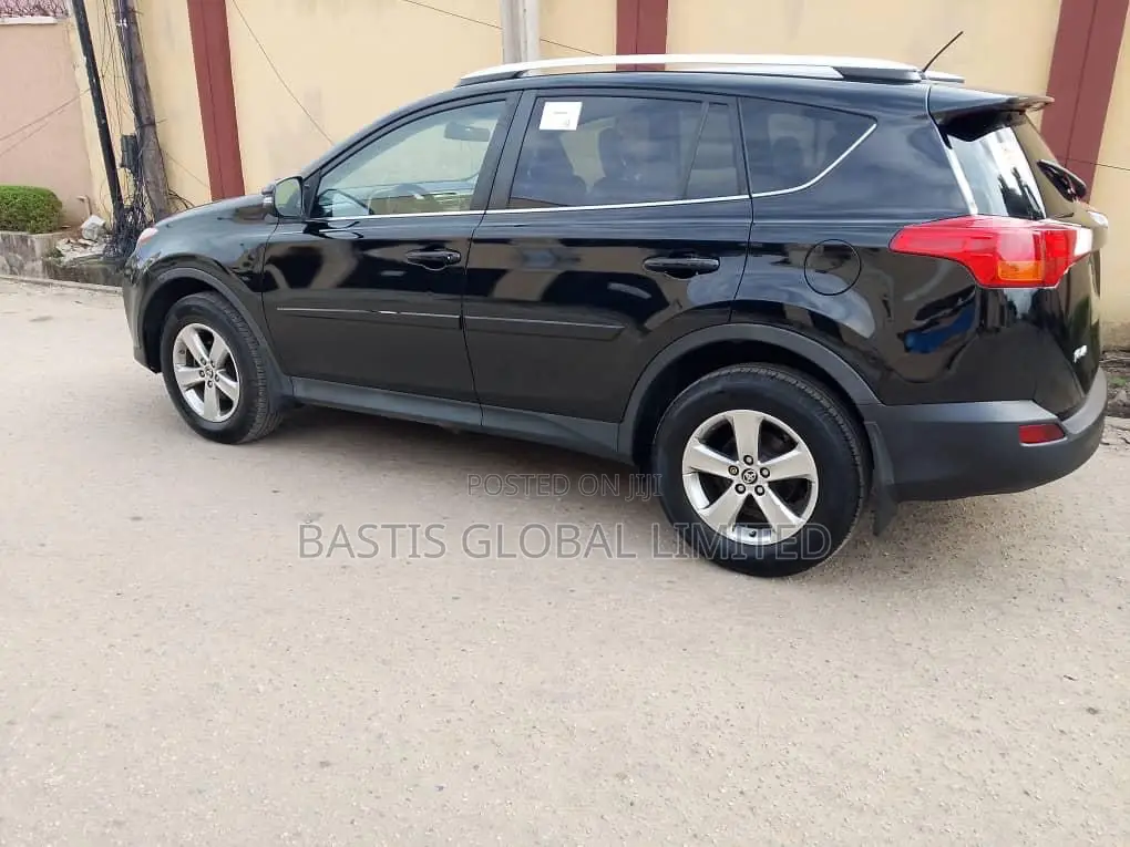 Toyota RAV4 XLE 4dr SUV AWD (2.5L 4cyl 6A) 2015 Black