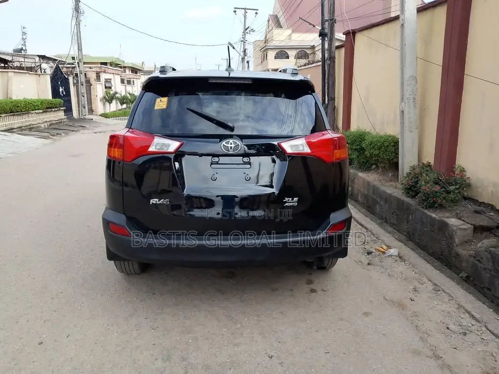 Toyota RAV4 XLE 4dr SUV AWD (2.5L 4cyl 6A) 2015 Black