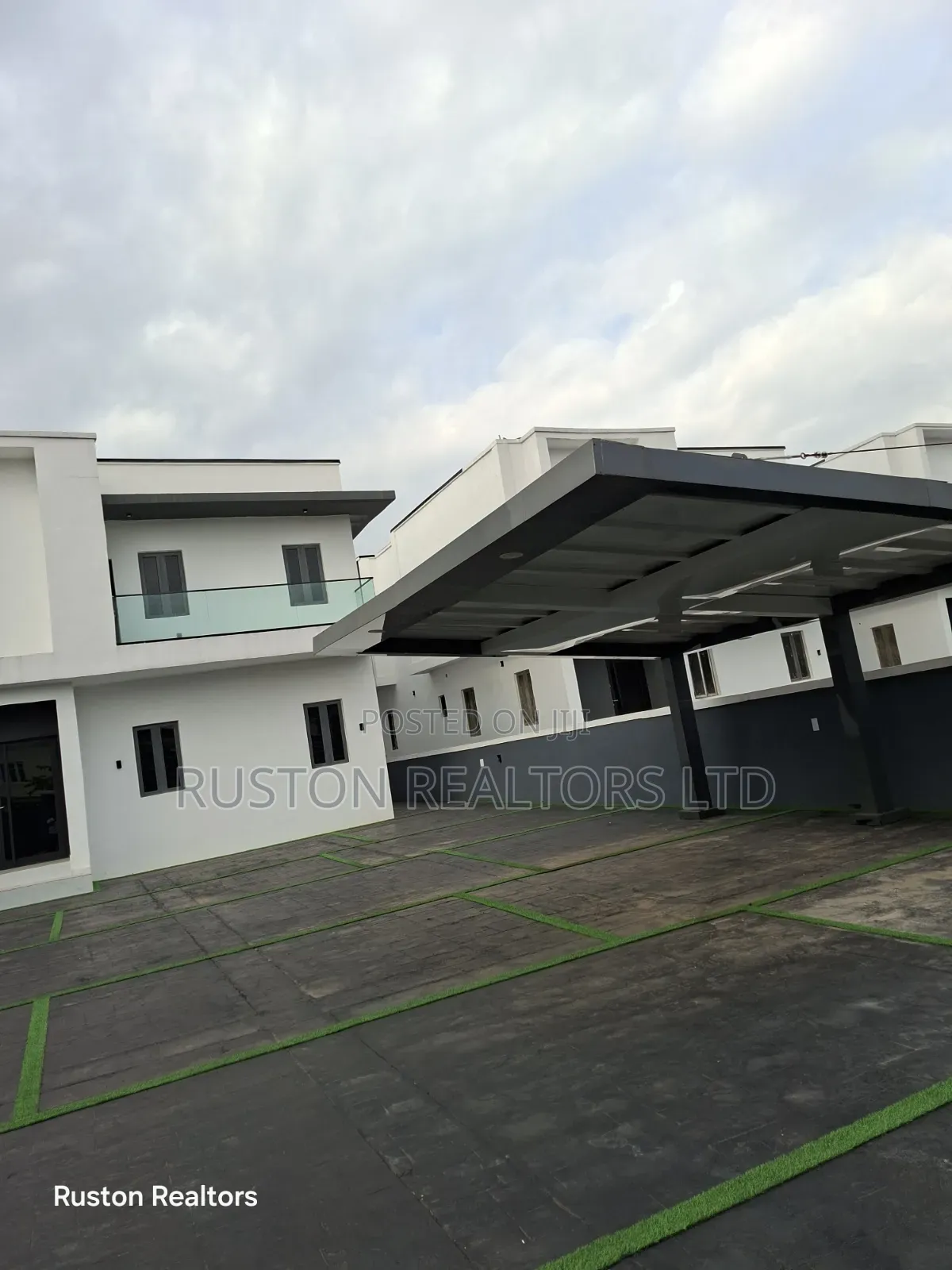 4bdrm Duplex in Samonda for sale