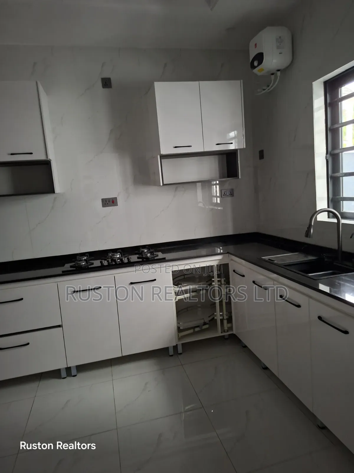 4bdrm Duplex in Samonda for sale