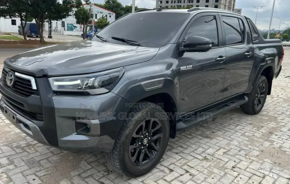 Toyota Hilux 2024 Green